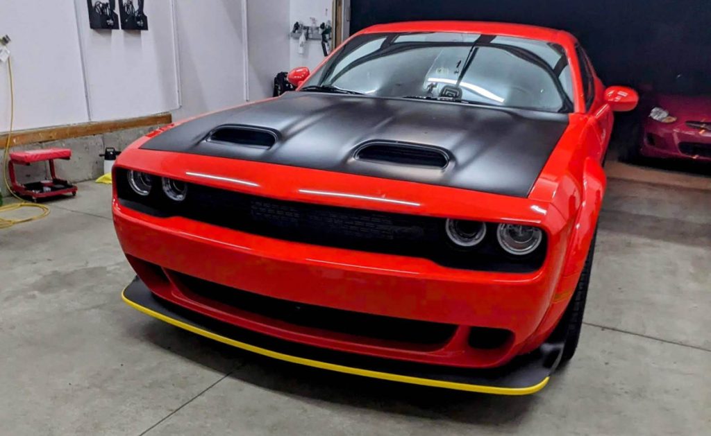 Paint protection Film (PPF): Types and Advantages| Gabriel series. Challenger SRT Hellcat Widebody with Enhanced PPF;
image credit:@gabrieldytails
instagram page